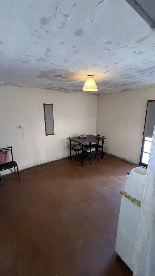 Increible casa en venta en Alberti 2600 2 dorm