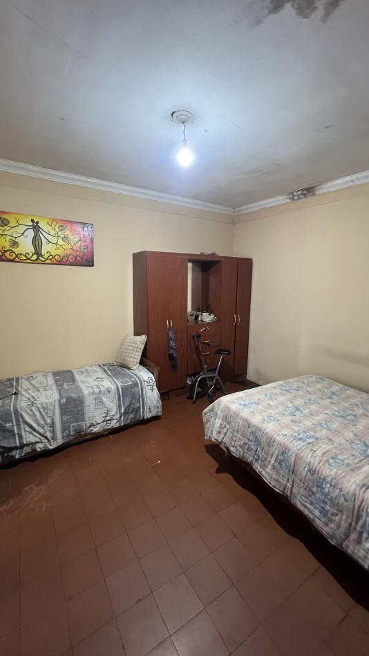 Increible casa en venta en Alberti 2600 2 dorm